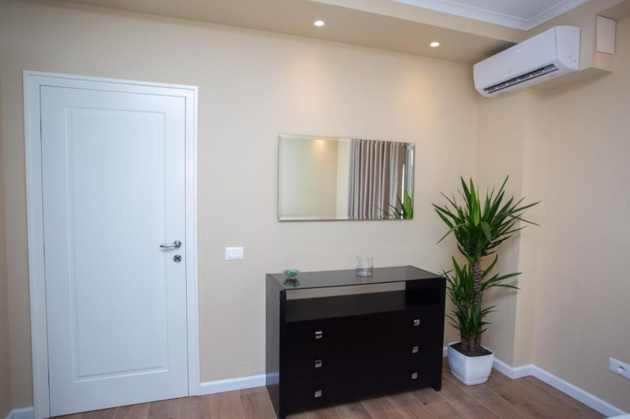 David Center Apartment Tirana Buitenkant foto
